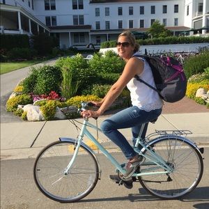 Meet your Posher, Amy